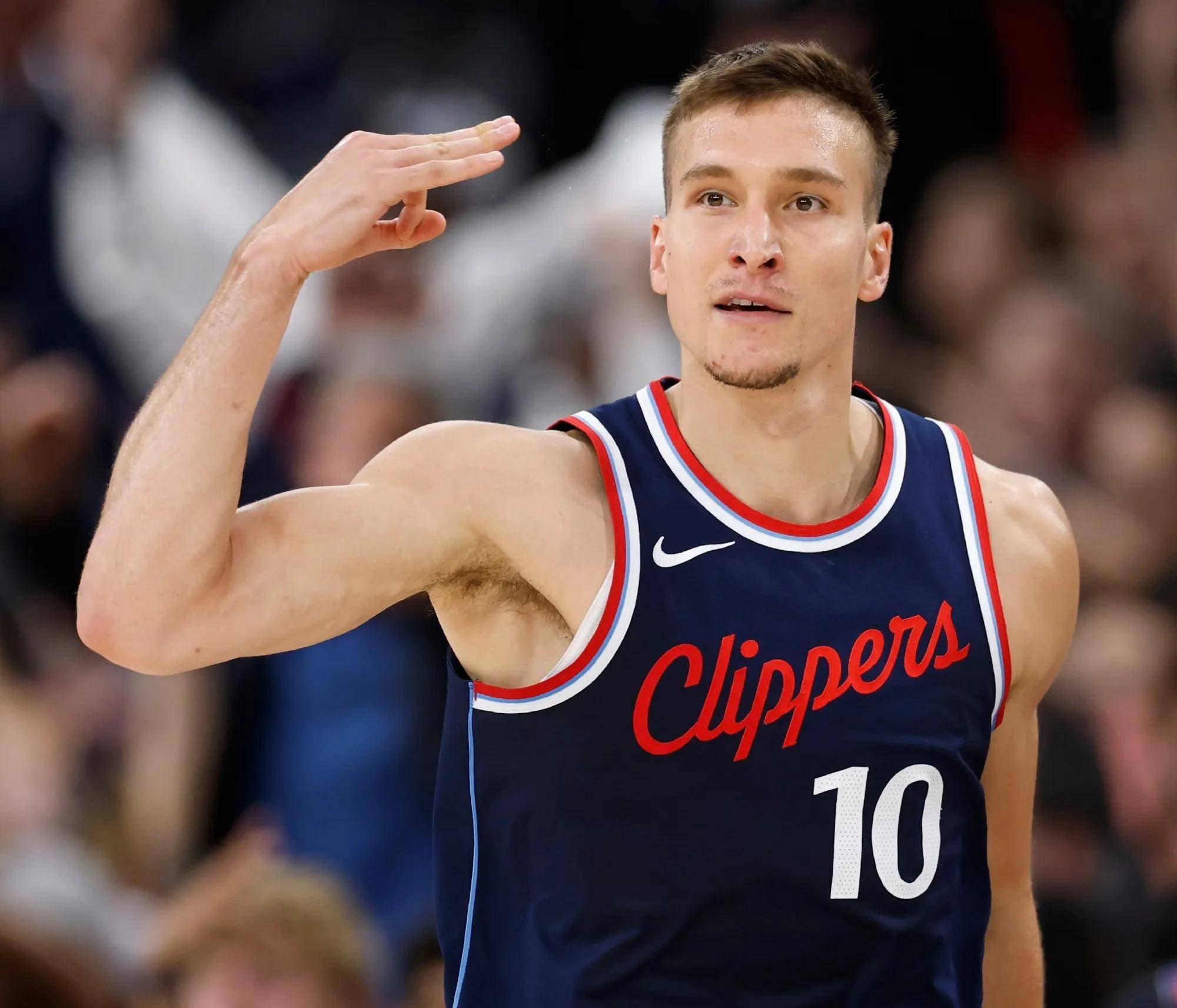 CBA常规赛冲刺阶段走向成谜，洛杉矶快船外线爆发，震撼外界，赛季目标并未改变的简单介绍