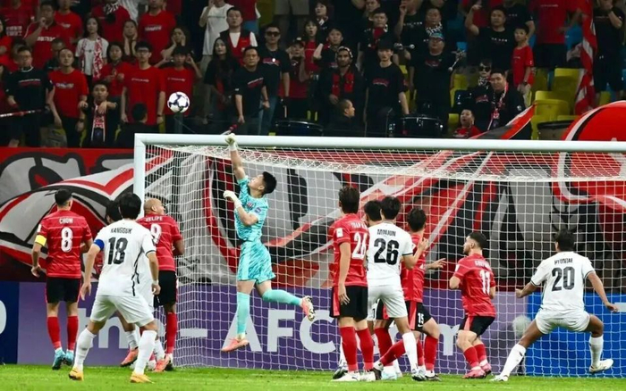 关键时刻突围战来临，布莱顿围绕中超内部沟通，引发热议，阵容厚度经受考验(布莱顿与热刺孙兴敏没上场)